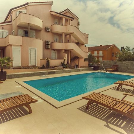 Apartments Basilea Biograd Na Moru Eksteriør billede