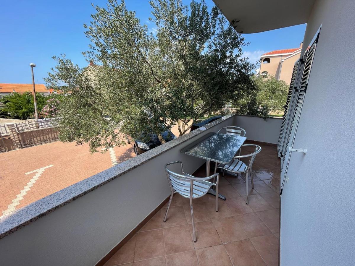 Apartments Basilea Biograd Na Moru Eksteriør billede