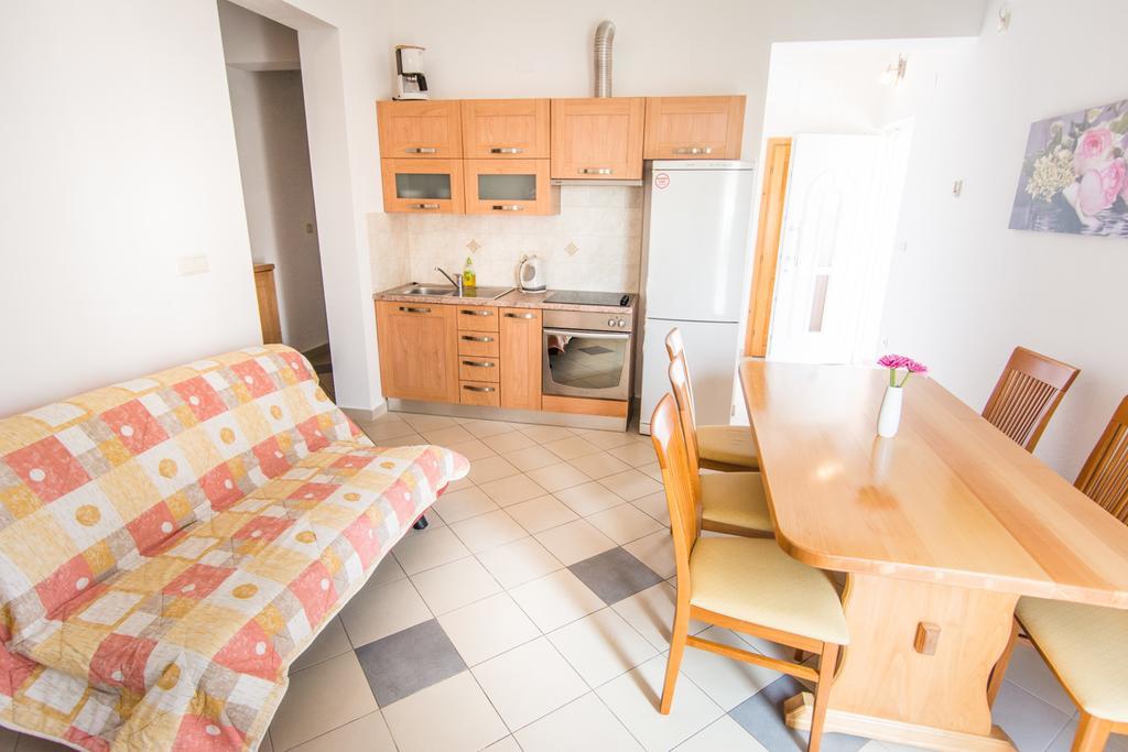 Apartments Basilea Biograd Na Moru Eksteriør billede